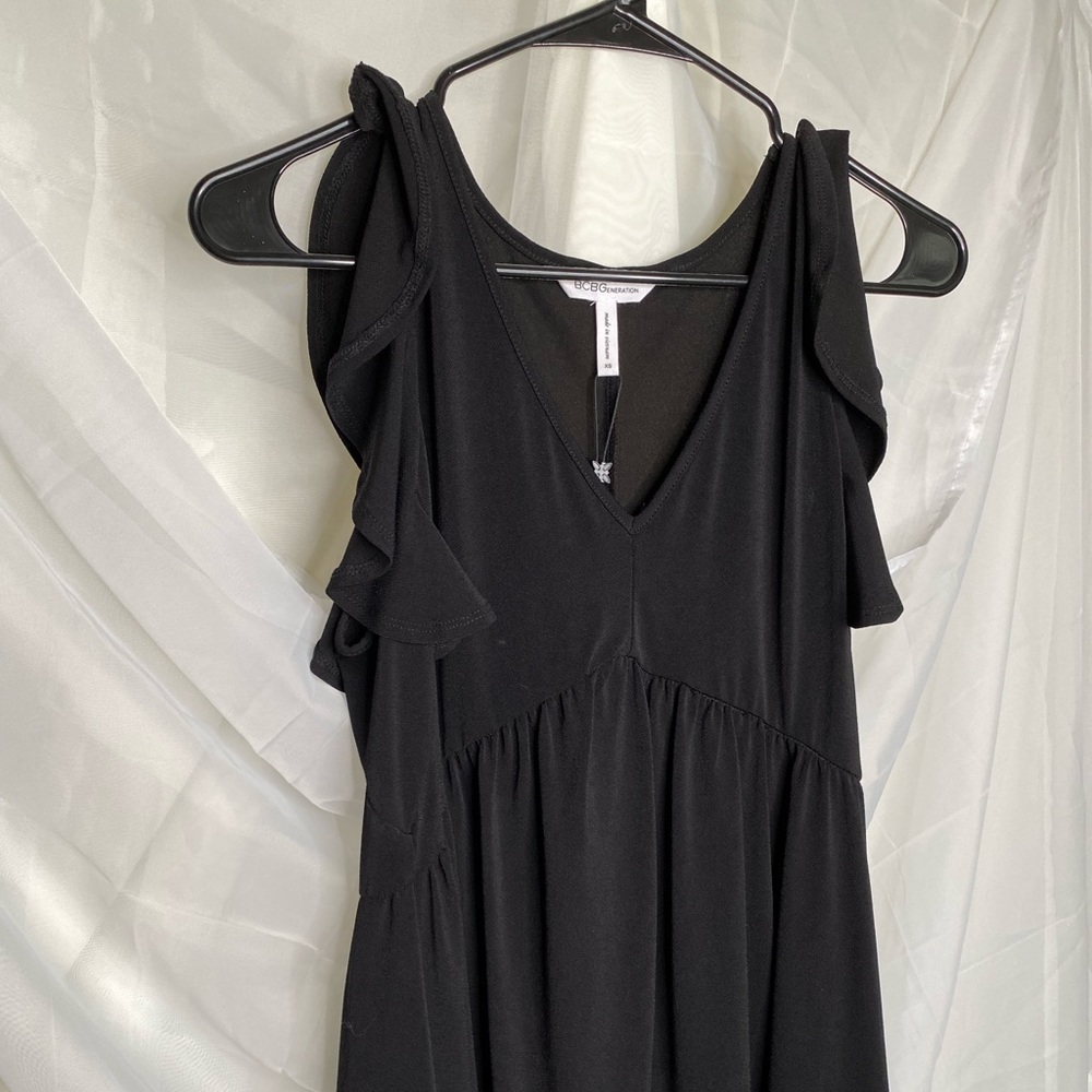 NWT BCBGeneration Black Flowy Dress V Neck Simple Size XS
